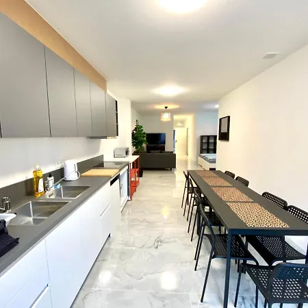Isabel Apartment *
