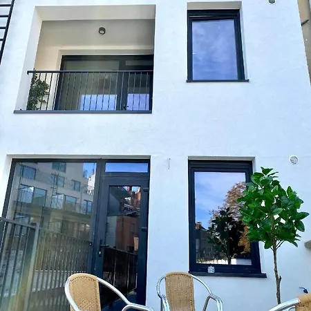 Isabel Apartment *